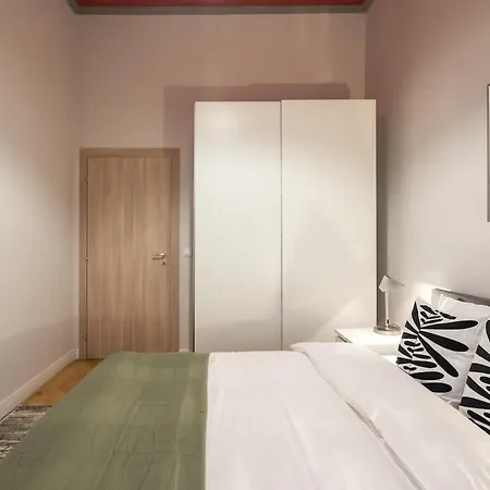 Superb 2br Flat - Amzei Square Апартаменты Бухарест
