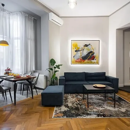 Superb 2br Flat - Amzei Square Бухарест