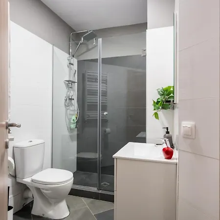 Superb 2br Flat - Amzei Square Апартаменты Бухарест