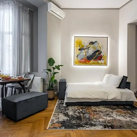 Superb 2br Flat - Amzei Square * 부쿠레슈티